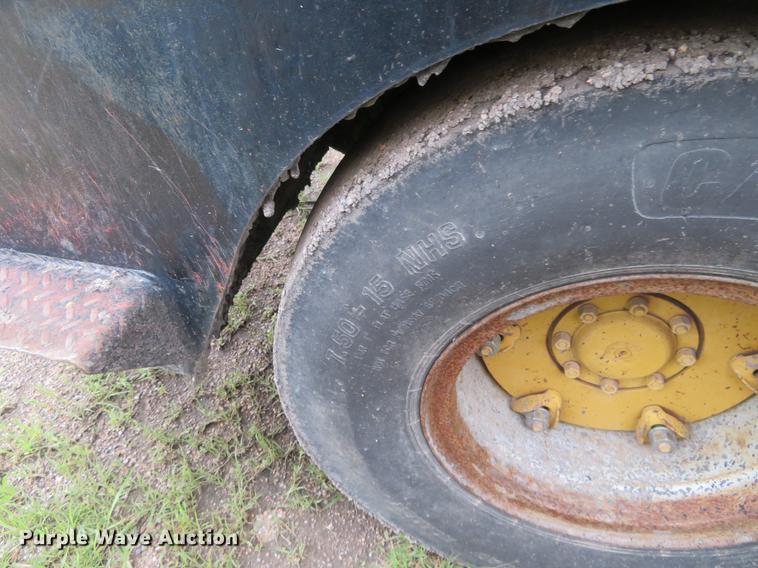 image for item DD7042 Hyster C530A pneumatic roller