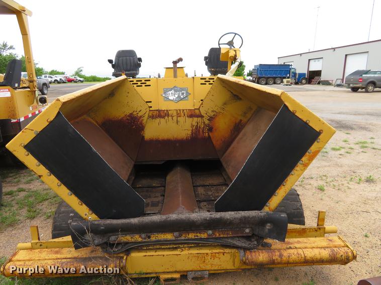 image for item DD7043 1989 Blaw Knox PF150 paver