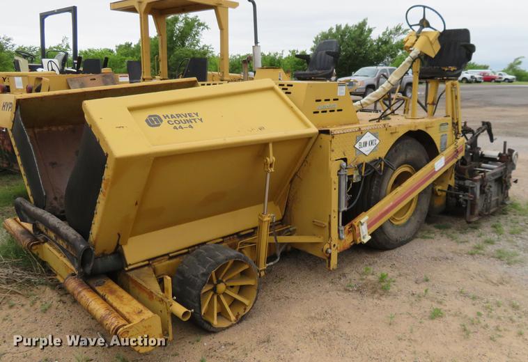 image for item DD7043 1989 Blaw Knox PF150 paver