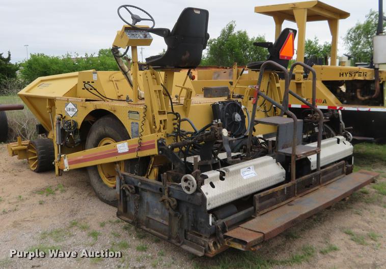 image for item DD7043 1989 Blaw Knox PF150 paver