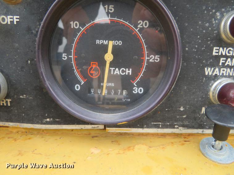 image for item DD7043 1989 Blaw Knox PF150 paver