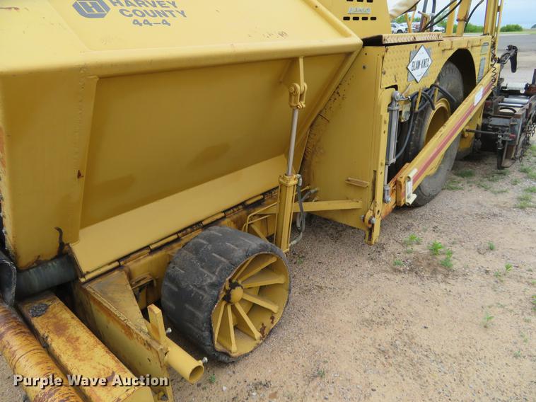 image for item DD7043 1989 Blaw Knox PF150 paver