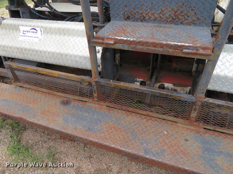 image for item DD7043 1989 Blaw Knox PF150 paver