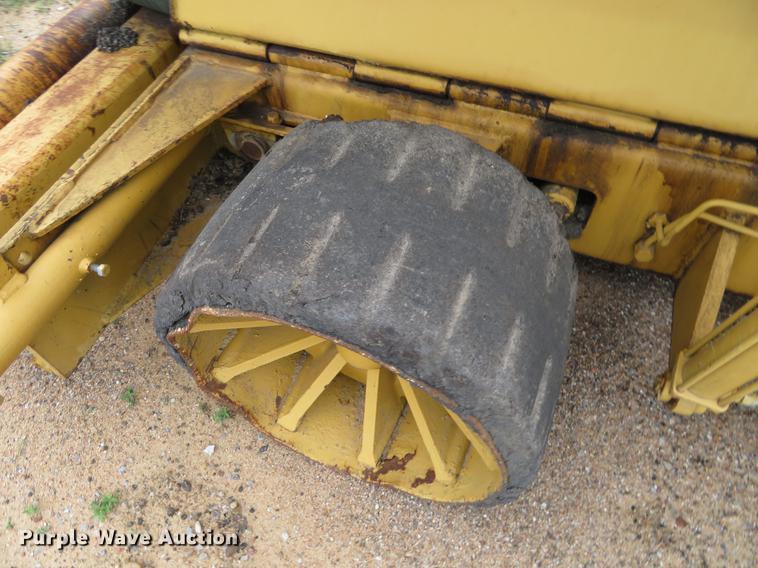 image for item DD7043 1989 Blaw Knox PF150 paver