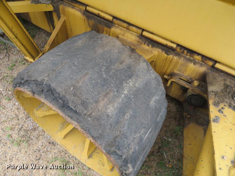 image for item DD7043 1989 Blaw Knox PF150 paver