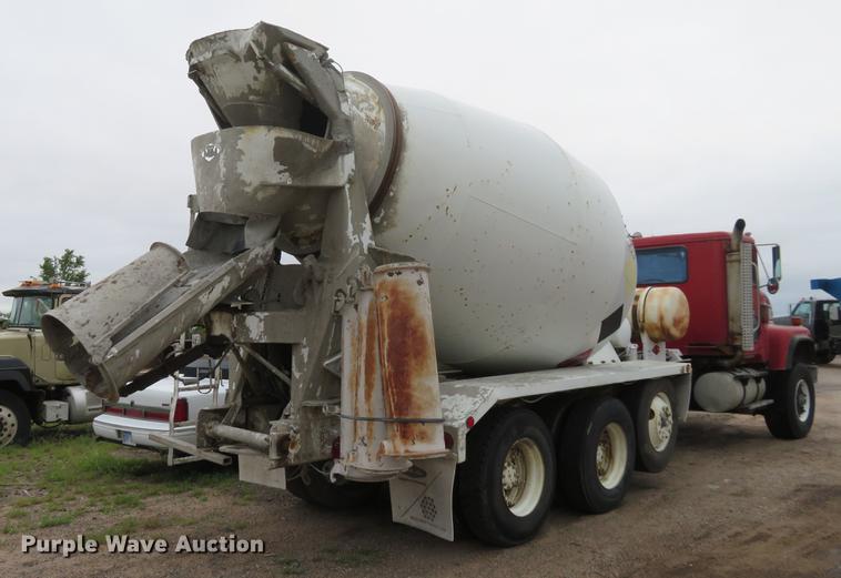 image for item DD7045 1991 International Paystar 5000 ready mix truck