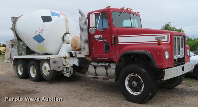 image for item DD7045 1991 International Paystar 5000 ready mix truck