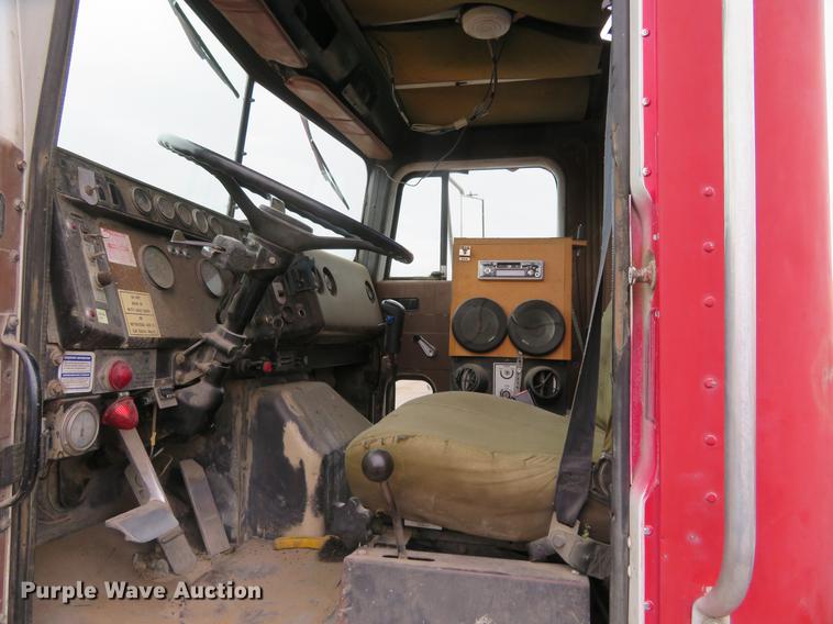 image for item DD7045 1991 International Paystar 5000 ready mix truck