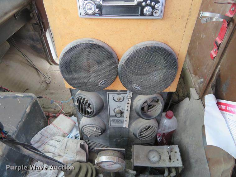 image for item DD7045 1991 International Paystar 5000 ready mix truck