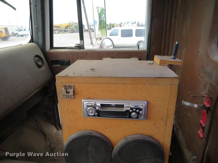 image for item DD7045 1991 International Paystar 5000 ready mix truck