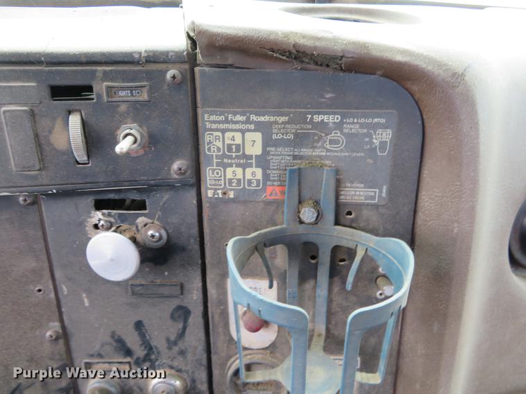 image for item DD7045 1991 International Paystar 5000 ready mix truck