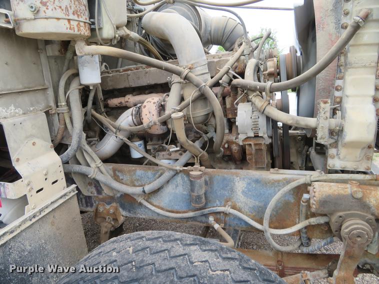 image for item DD7045 1991 International Paystar 5000 ready mix truck