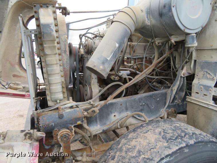 image for item DD7045 1991 International Paystar 5000 ready mix truck