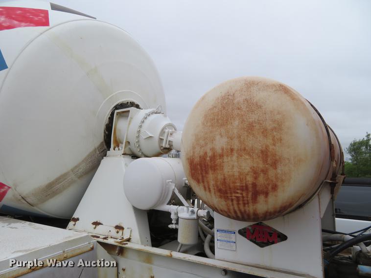 image for item DD7045 1991 International Paystar 5000 ready mix truck