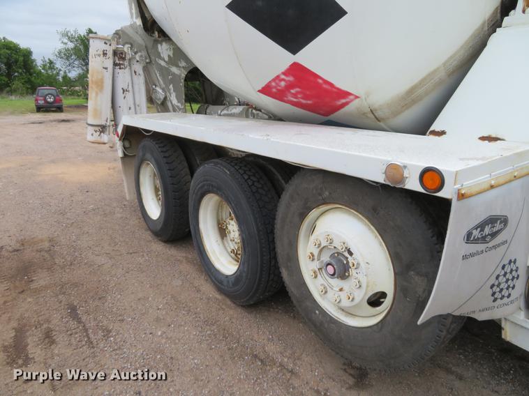 image for item DD7045 1991 International Paystar 5000 ready mix truck