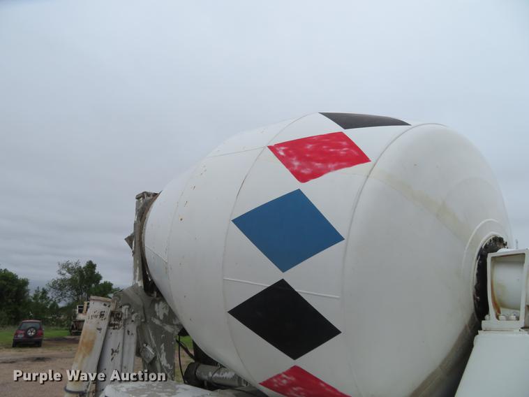 image for item DD7045 1991 International Paystar 5000 ready mix truck