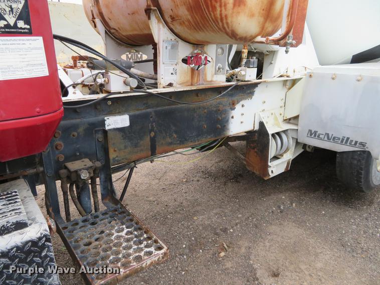 image for item DD7045 1991 International Paystar 5000 ready mix truck