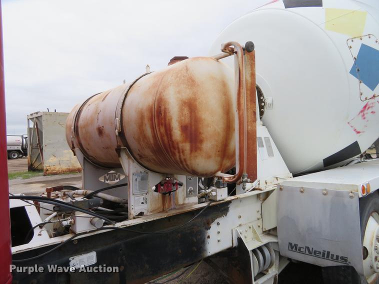 image for item DD7045 1991 International Paystar 5000 ready mix truck