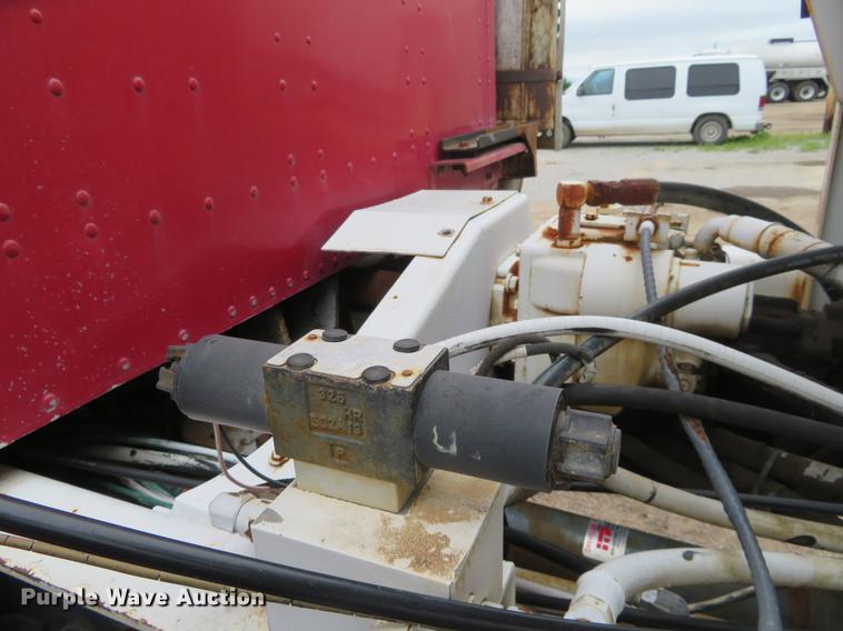 image for item DD7045 1991 International Paystar 5000 ready mix truck