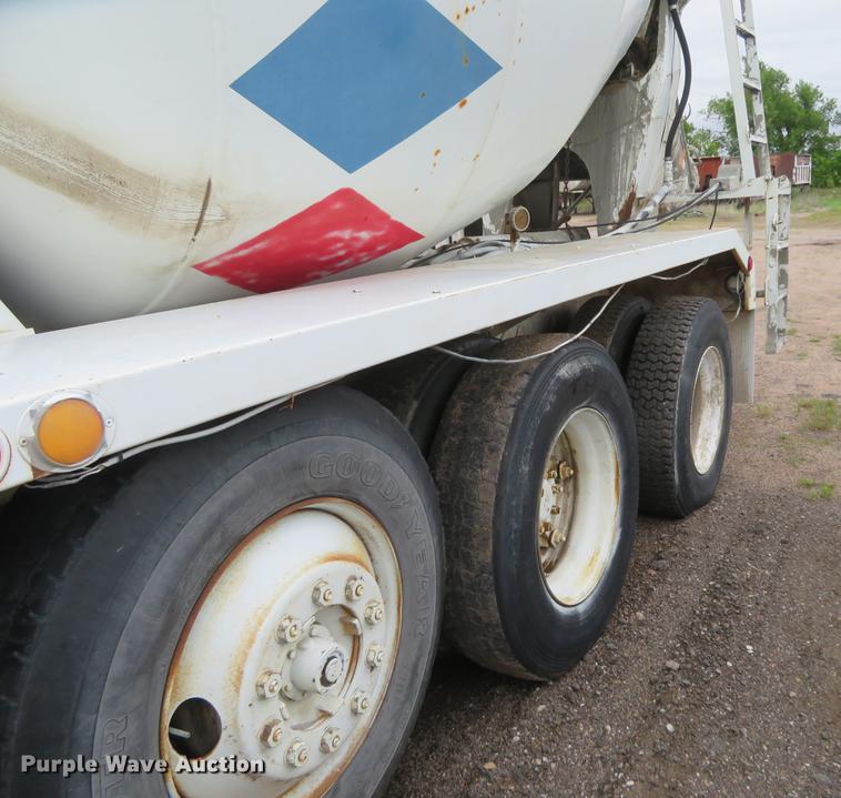 image for item DD7045 1991 International Paystar 5000 ready mix truck