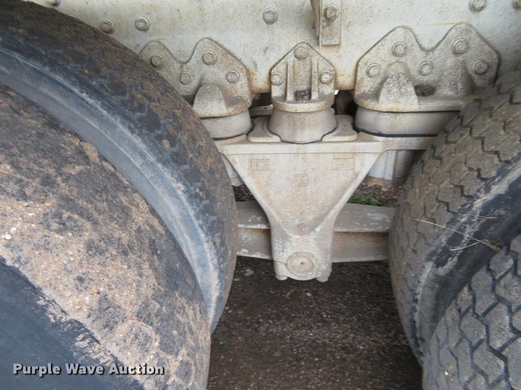 image for item DD7045 1991 International Paystar 5000 ready mix truck