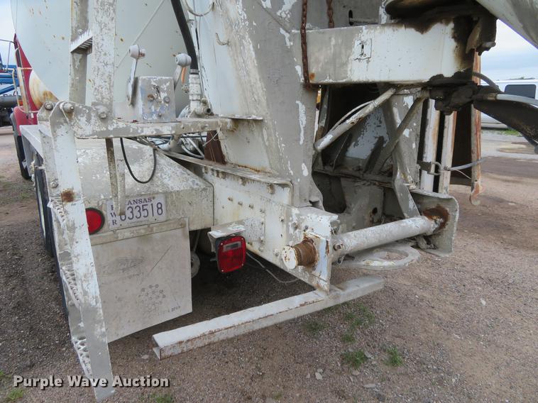 image for item DD7045 1991 International Paystar 5000 ready mix truck