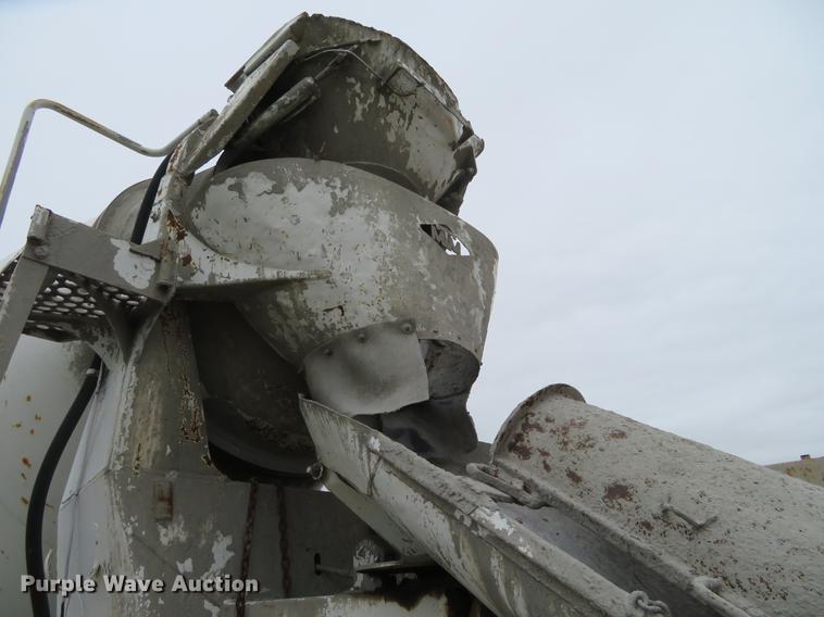 image for item DD7045 1991 International Paystar 5000 ready mix truck