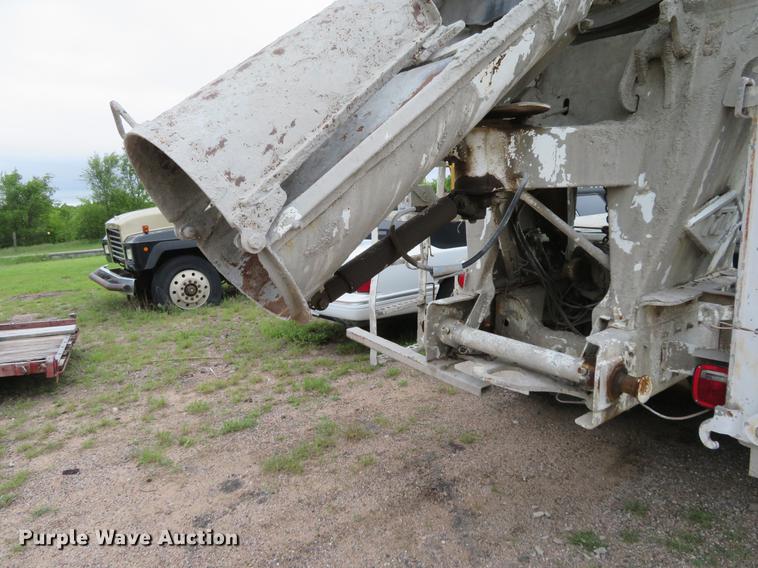 image for item DD7045 1991 International Paystar 5000 ready mix truck