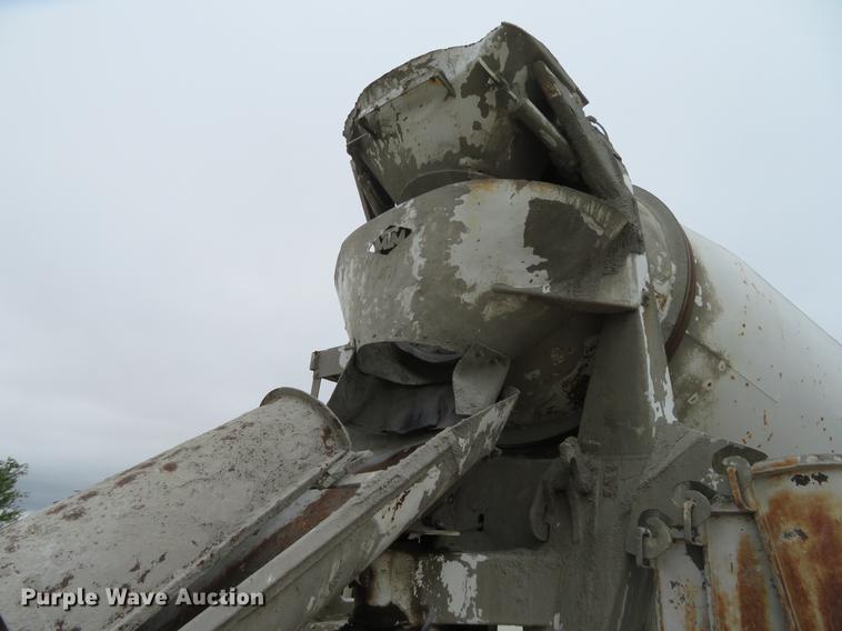 image for item DD7045 1991 International Paystar 5000 ready mix truck