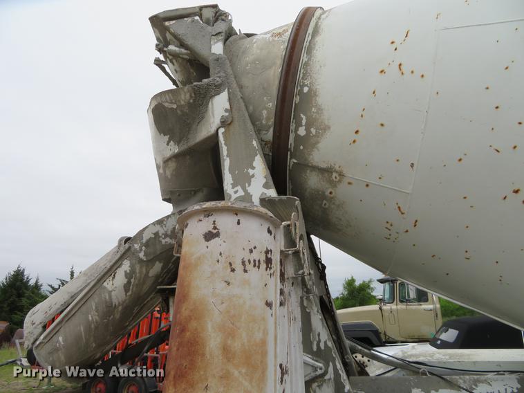 image for item DD7045 1991 International Paystar 5000 ready mix truck