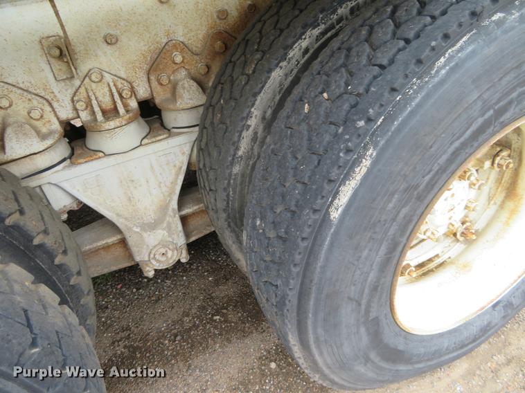 image for item DD7045 1991 International Paystar 5000 ready mix truck