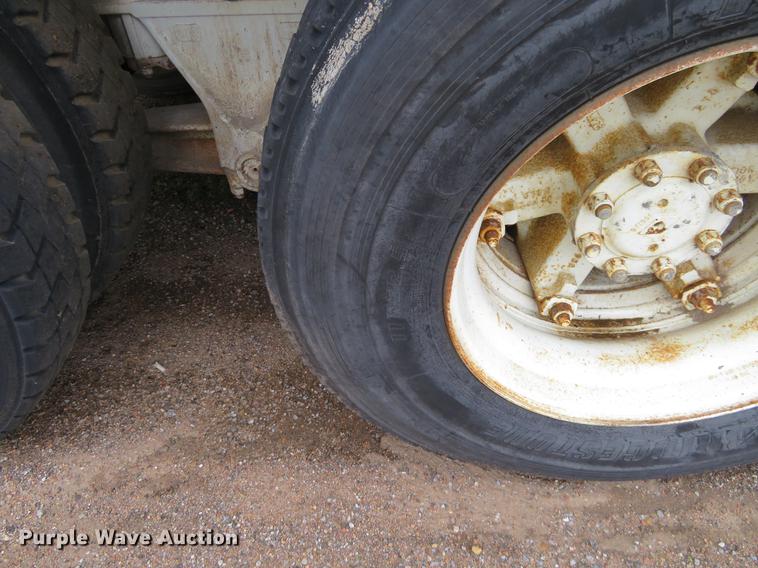 image for item DD7045 1991 International Paystar 5000 ready mix truck