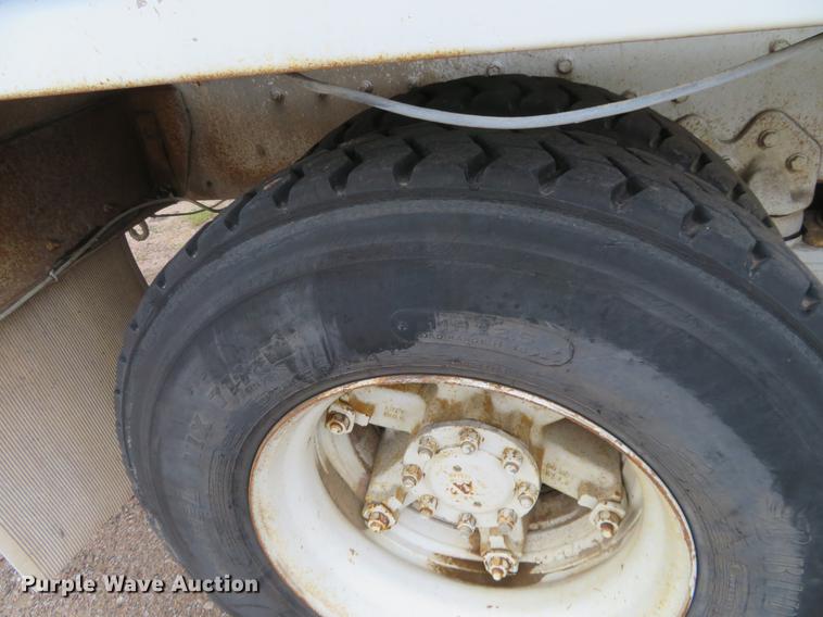 image for item DD7045 1991 International Paystar 5000 ready mix truck