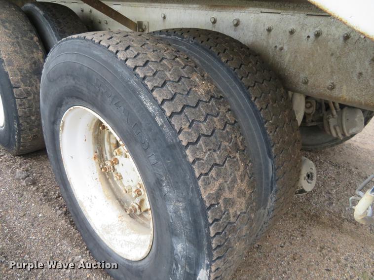 image for item DD7045 1991 International Paystar 5000 ready mix truck