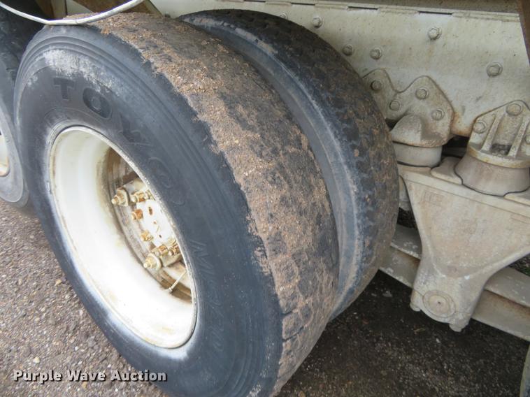 image for item DD7045 1991 International Paystar 5000 ready mix truck