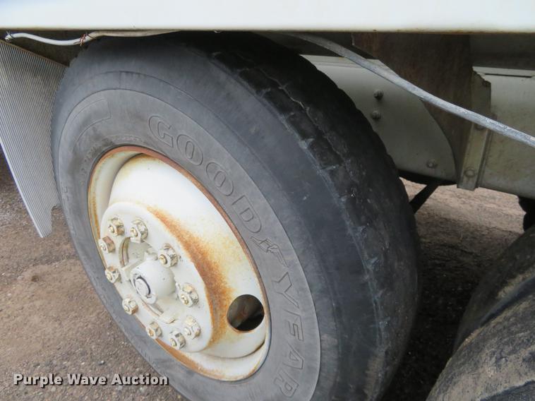 image for item DD7045 1991 International Paystar 5000 ready mix truck