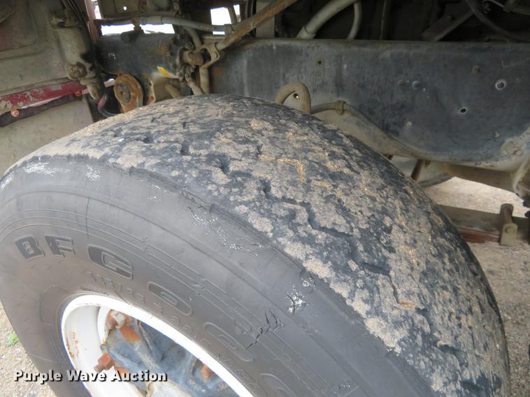 image for item DD7045 1991 International Paystar 5000 ready mix truck