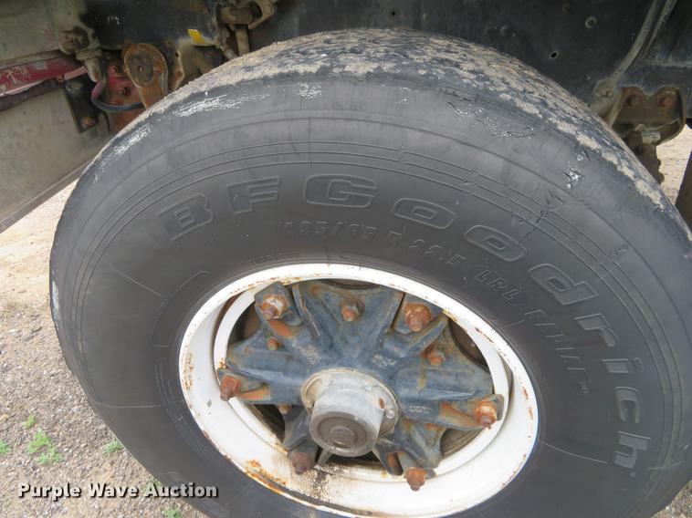 image for item DD7045 1991 International Paystar 5000 ready mix truck