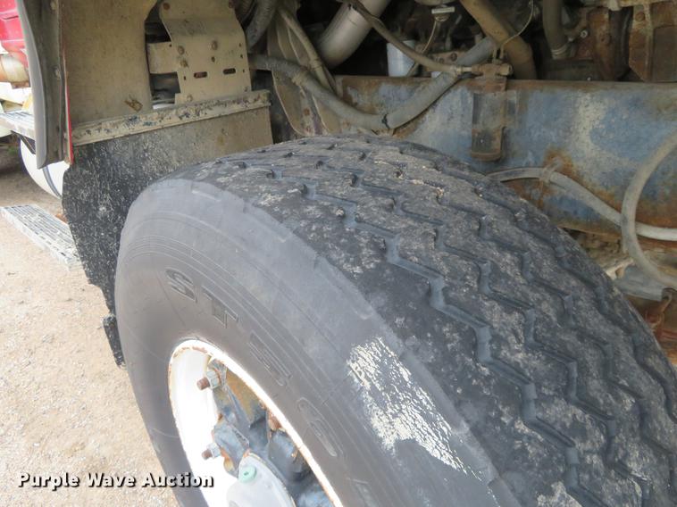 image for item DD7045 1991 International Paystar 5000 ready mix truck