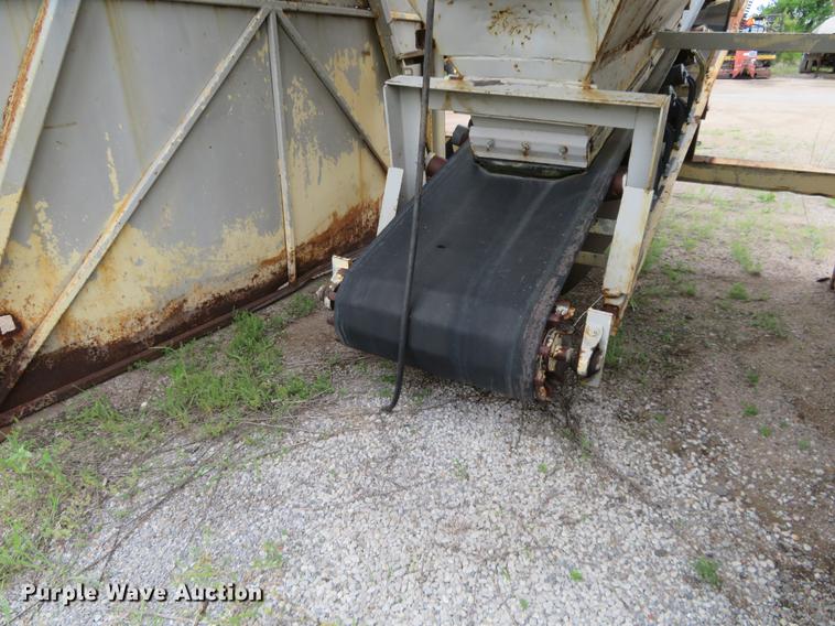 image for item DD7050 Aggregate surge box and conveyor