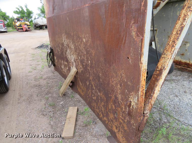 image for item DD7050 Aggregate surge box and conveyor