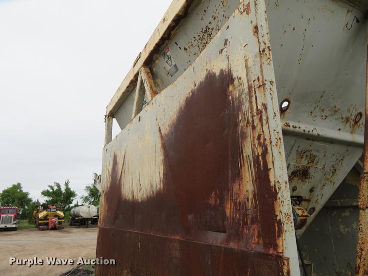 image for item DD7050 Aggregate surge box and conveyor