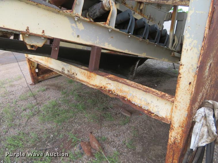 image for item DD7050 Aggregate surge box and conveyor