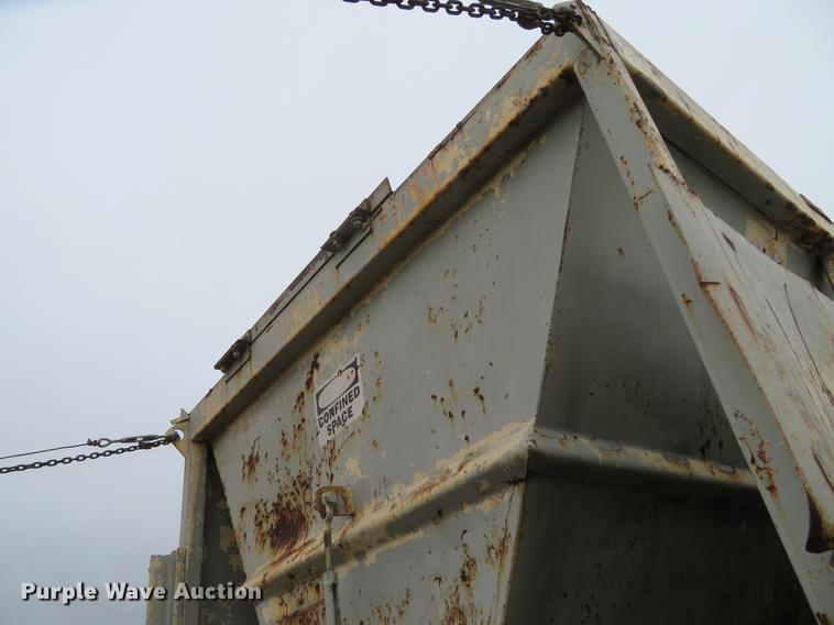 image for item DD7050 Aggregate surge box and conveyor