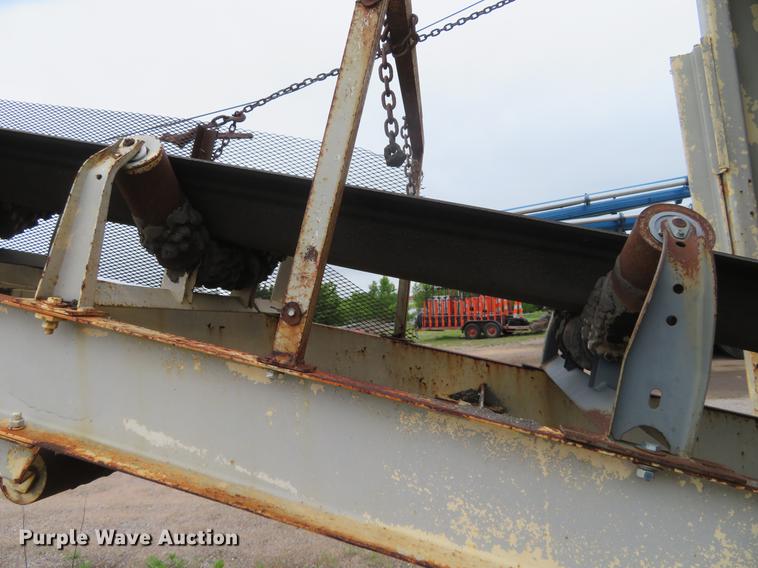 image for item DD7050 Aggregate surge box and conveyor