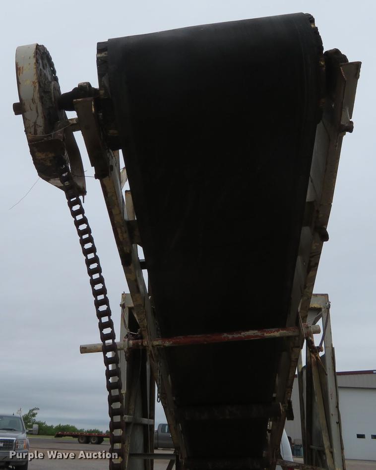 image for item DD7050 Aggregate surge box and conveyor