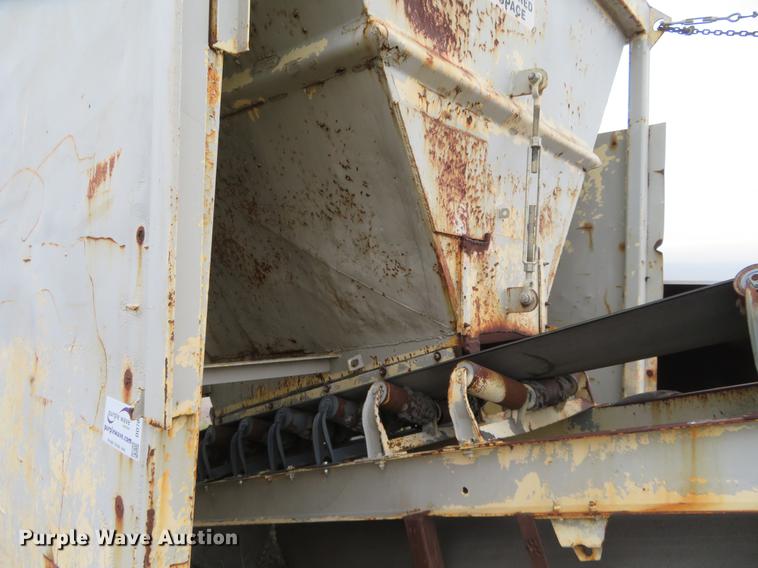 image for item DD7050 Aggregate surge box and conveyor