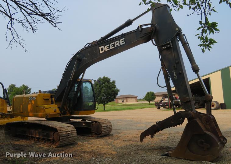 image for item DD7054 2012 John Deere 200D LC excavator