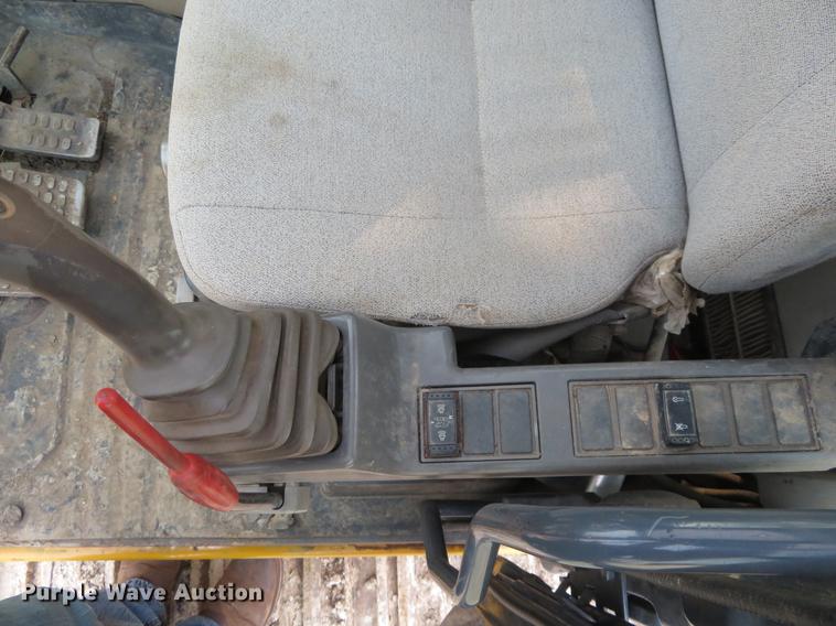 image for item DD7054 2012 John Deere 200D LC excavator