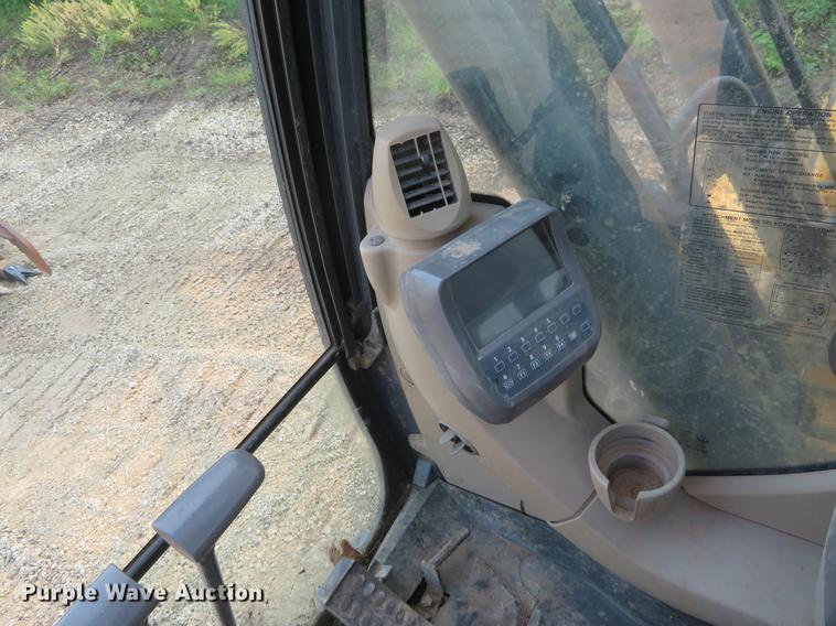 image for item DD7054 2012 John Deere 200D LC excavator